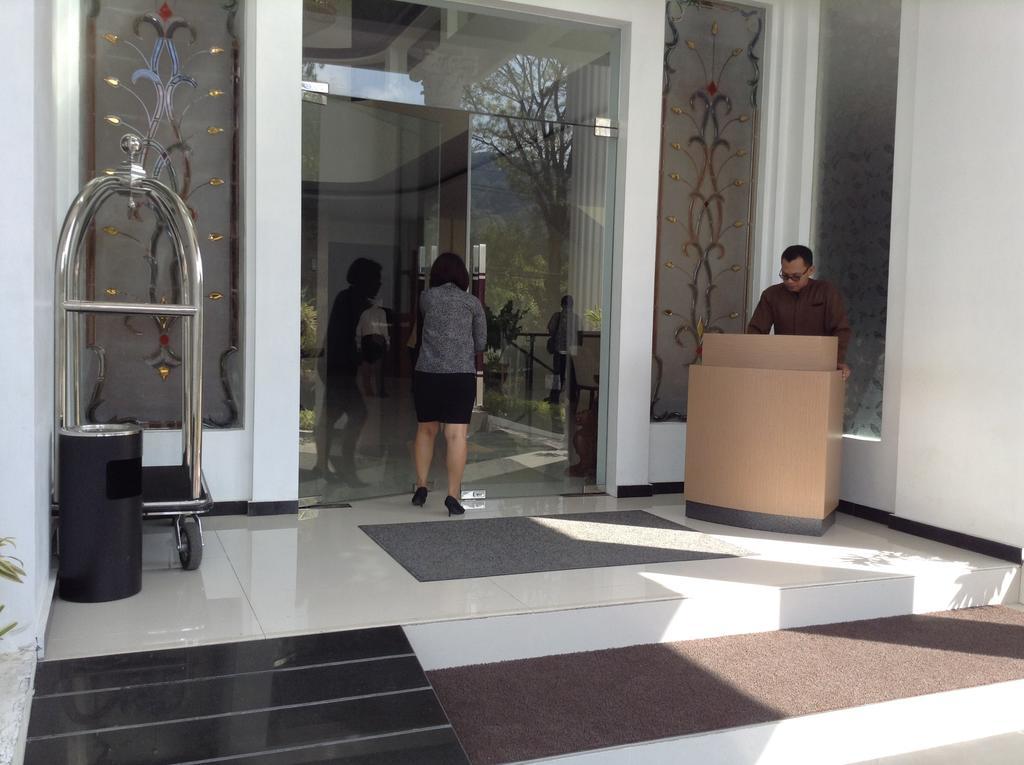 Hotel Safira Magelang Eksteriør bilde