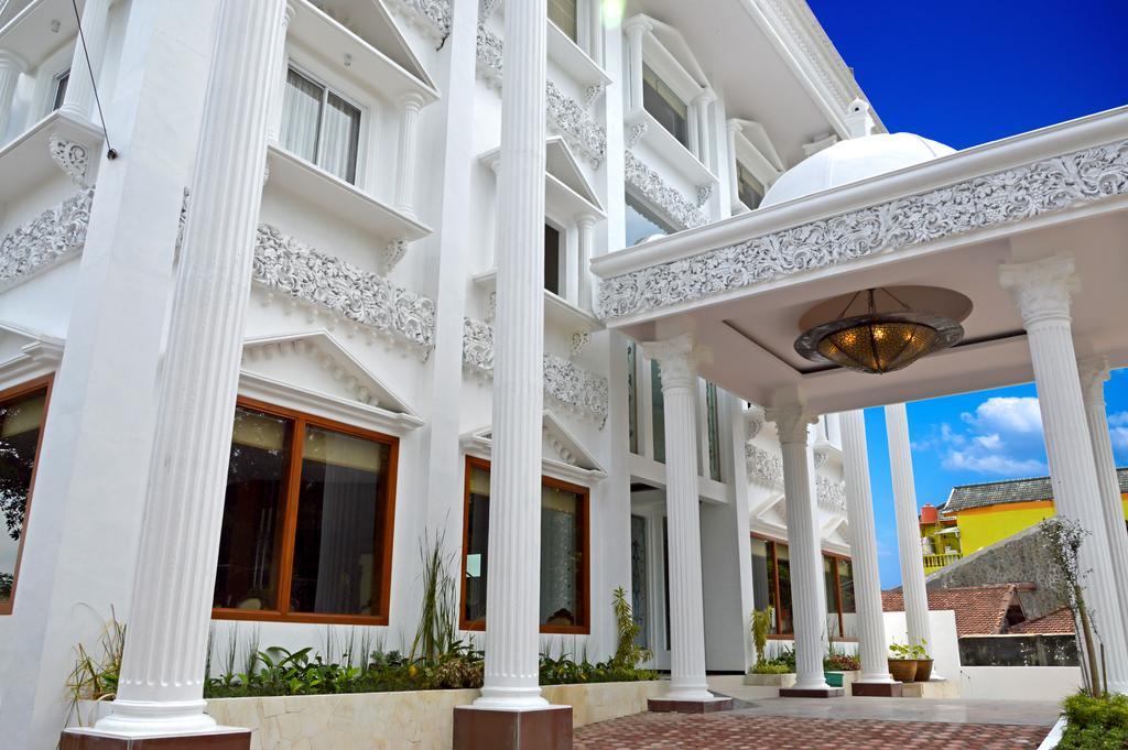 Hotel Safira Magelang Eksteriør bilde