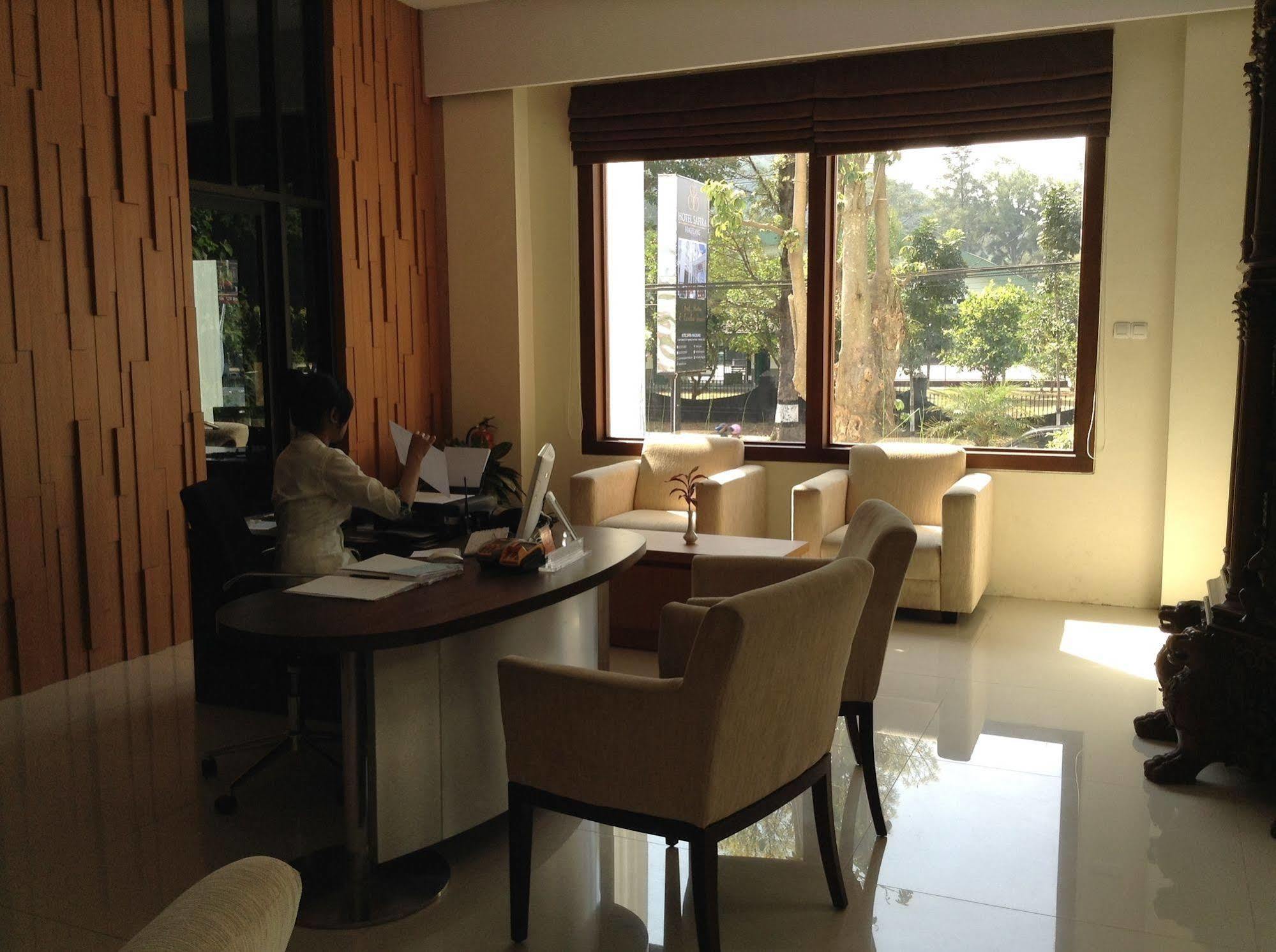 Hotel Safira Magelang Eksteriør bilde